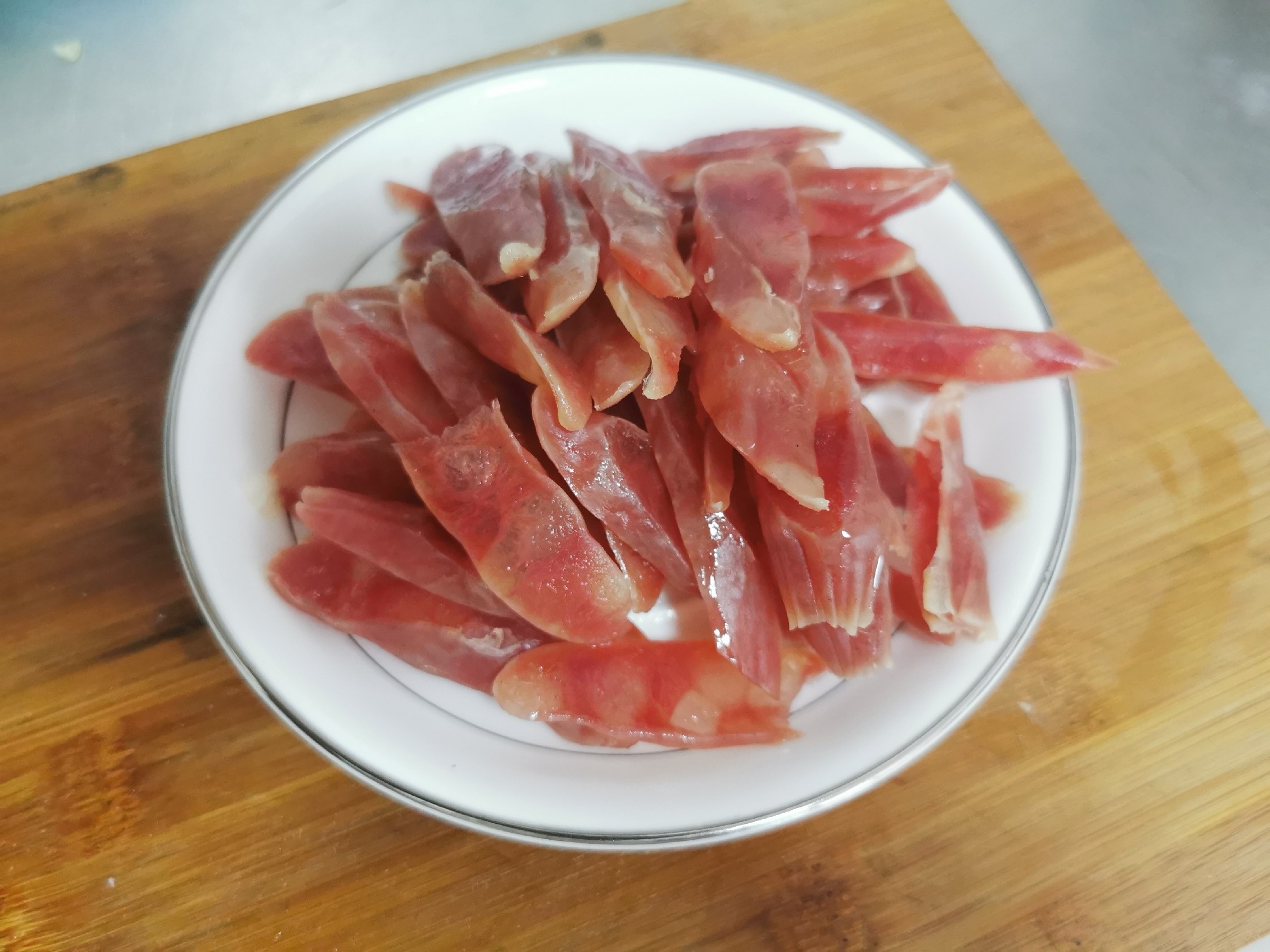 臘腸炒西葫蘆的做法-家常味炒菜譜