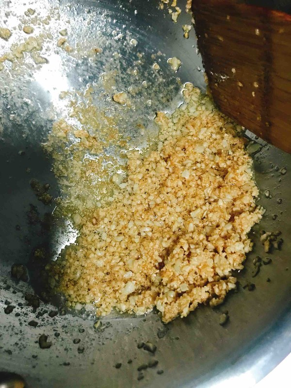 蒜蓉龍利魚(yú)的做法-蒜香味蒸菜譜