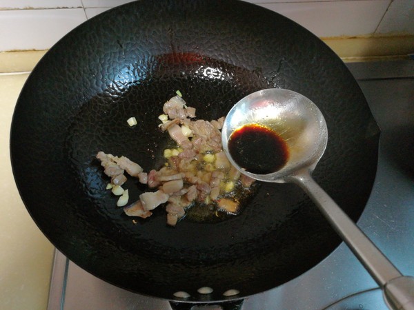 回鍋肉炒長(zhǎng)豆角的做法-家常味炒菜譜