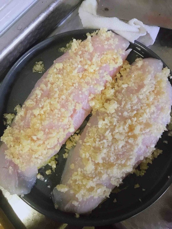 蒜蓉龍利魚(yú)的做法-蒜香味蒸菜譜