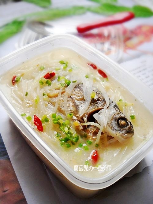 蘿卜絲燉野鯽魚(yú)的做法-家常味燉菜譜