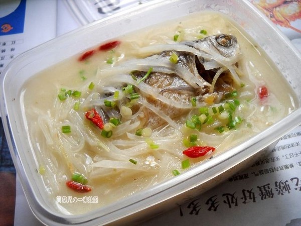 蘿卜絲燉野鯽魚(yú)的做法-家常味燉菜譜