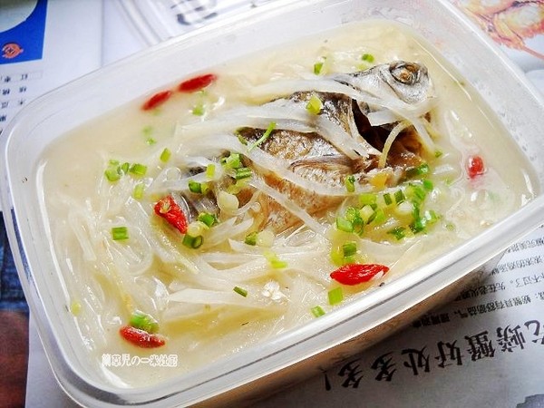 蘿卜絲燉野鯽魚(yú)的做法-家常味燉菜譜