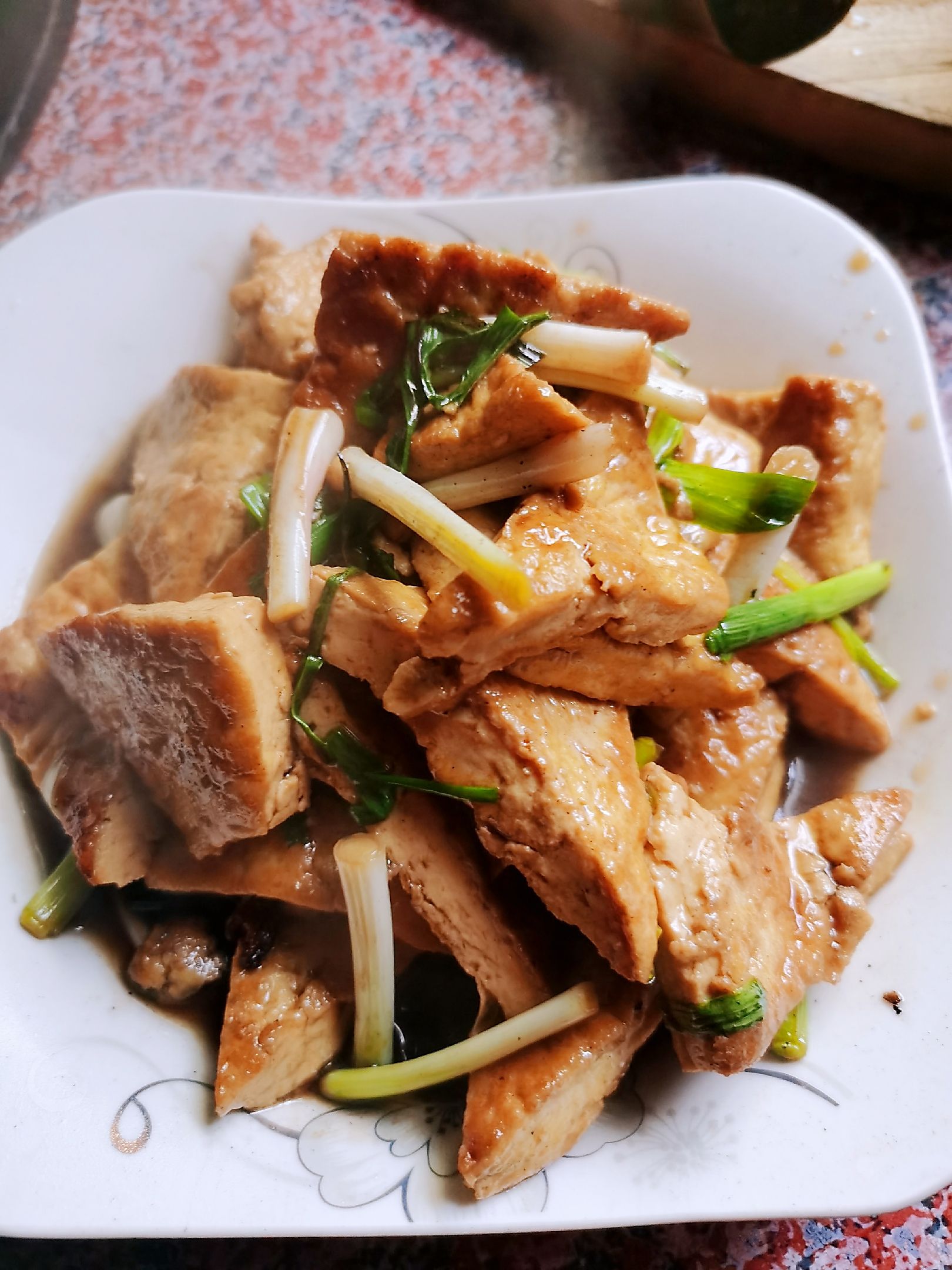 大蒜炒煎豆腐的做法-家常味炒菜譜-易網健康養生網 大蒜炒煎豆腐的做法-家常味炒菜譜