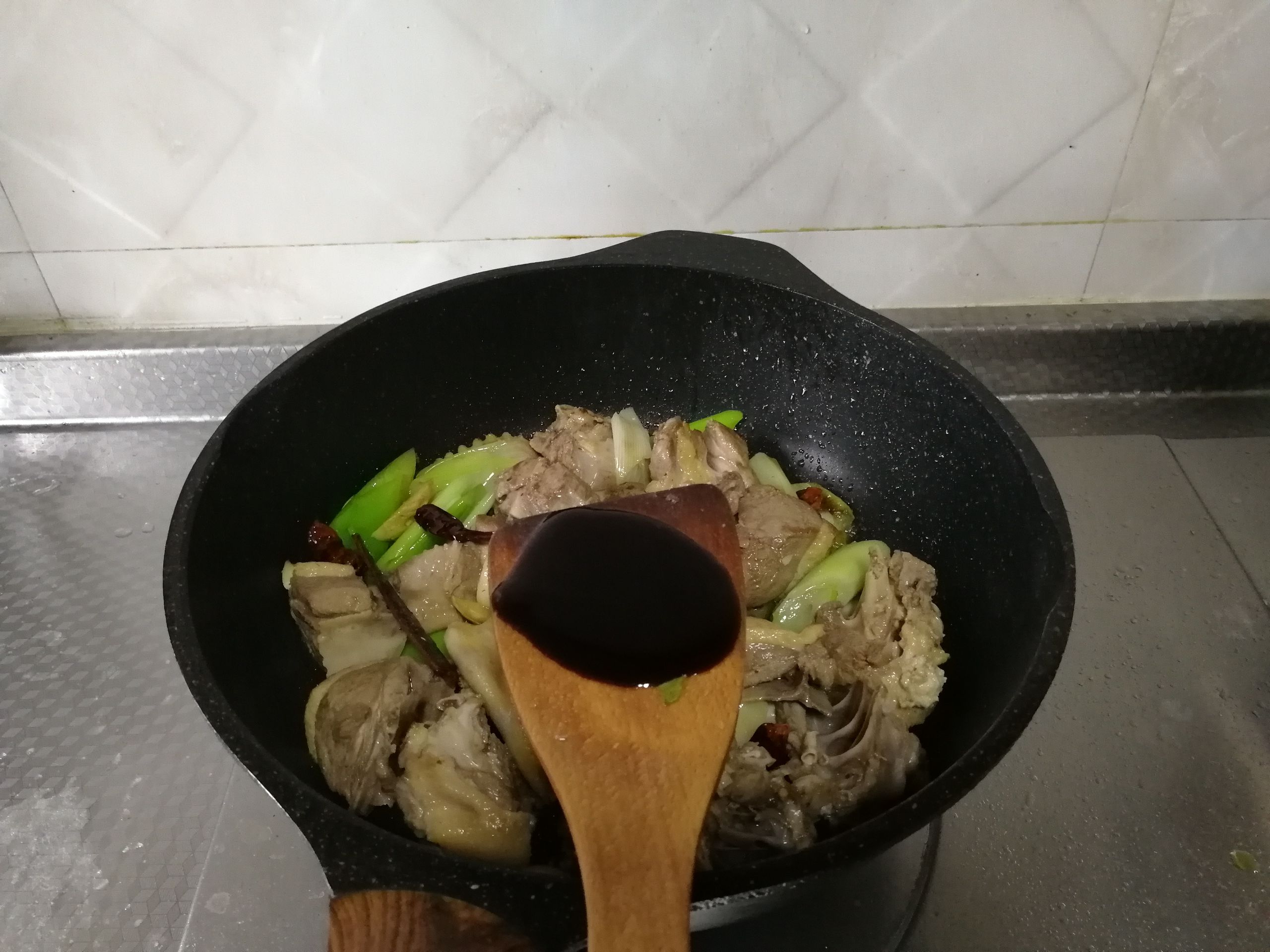 紅燒鵝肉的做法-咸鮮味煮菜譜-易網(wǎng)健康養(yǎng)生網(wǎng) 紅燒鵝肉的做法-咸鮮味煮菜譜