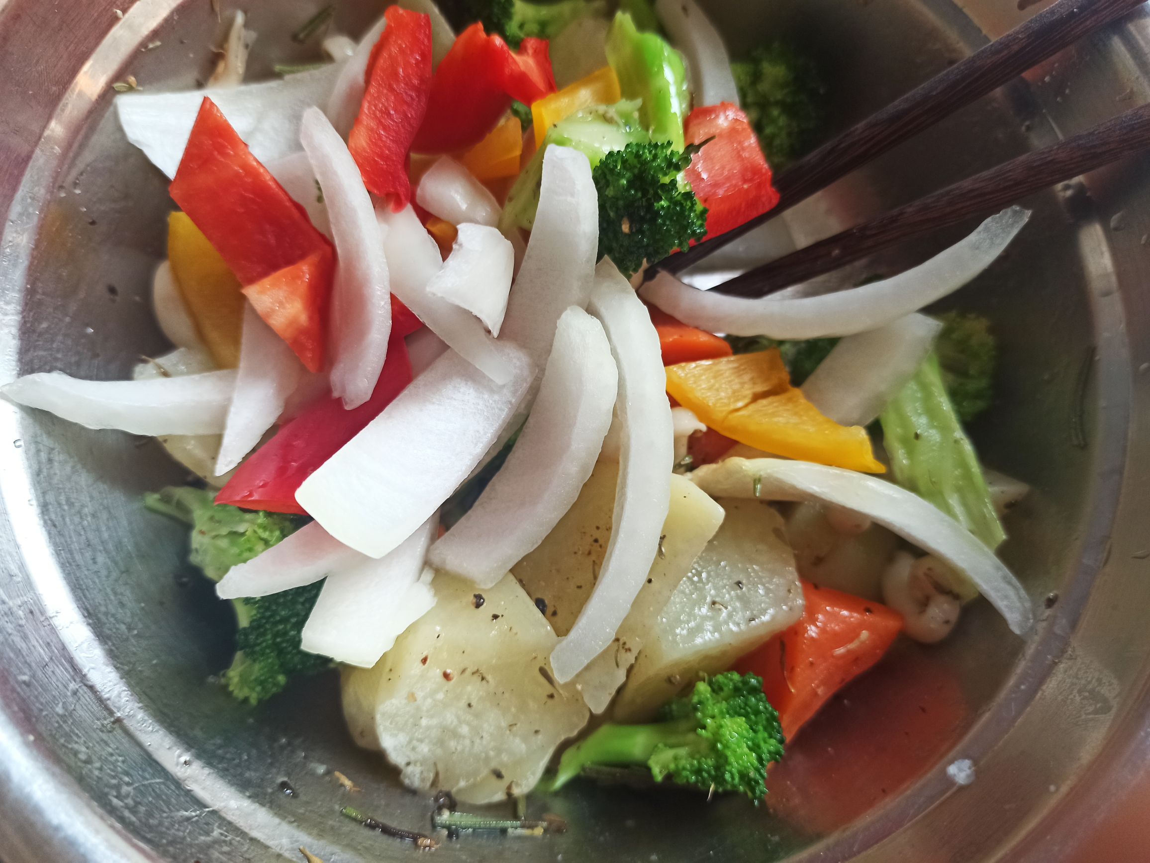 法式雜蔬烤羊排的做法-其它口味烤菜譜-易網(wǎng)健康養(yǎng)生網(wǎng) 法式雜蔬烤羊排的做法-其它口味烤菜譜
