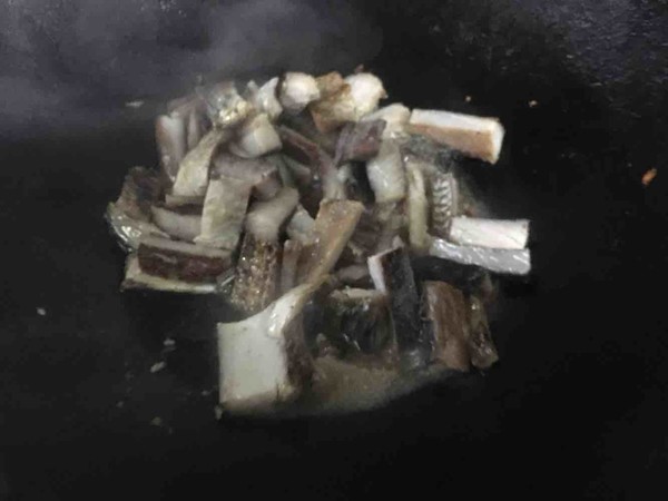 紅燒鱤魚(yú)的做法-香辣味燒菜譜