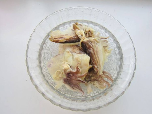 墨魚(yú)干燒雞的做法-家常味燒菜譜-易網(wǎng)健康養(yǎng)生網(wǎng) 墨魚(yú)干燒雞的做法-家常味燒菜譜