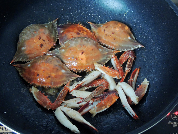 蔥姜炒梭子蟹的做法-家常味炒菜譜-易網(wǎng)健康養(yǎng)生網(wǎng) 蔥姜炒梭子蟹的做法-家常味炒菜譜