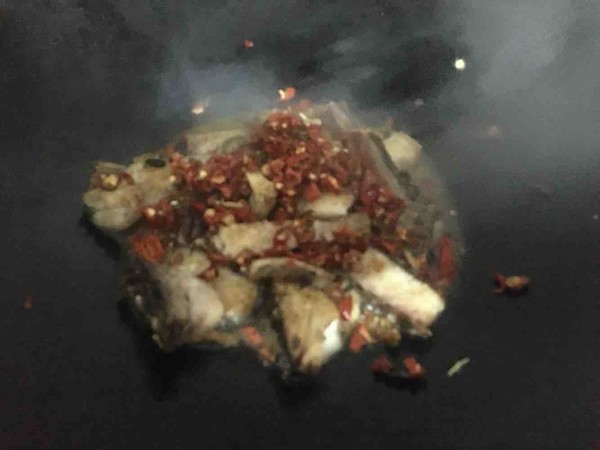 紅燒鱤魚(yú)的做法-香辣味燒菜譜