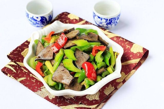 芹菜炒豬肝的做法-家常味炒菜譜-易網(wǎng)健康養(yǎng)生網(wǎng) 芹菜炒豬肝的做法-家常味炒菜譜