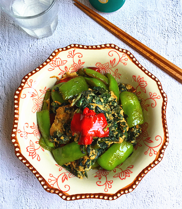 紫蘇煎雞蛋的做法-家常味煎菜譜-易網(wǎng)健康養(yǎng)生網(wǎng) 紫蘇煎雞蛋的做法-家常味煎菜譜