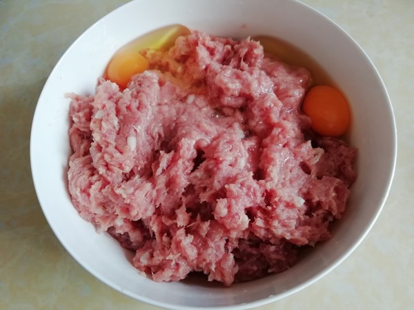 金針南瓜豬肉餡餃子的做法-家常味煮菜譜