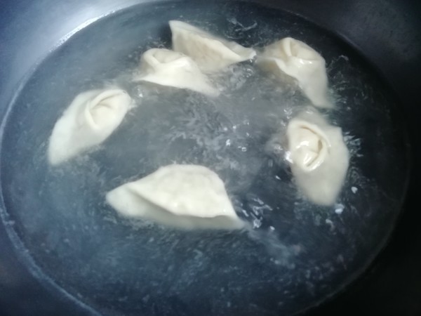 金針南瓜豬肉餡餃子的做法-家常味煮菜譜