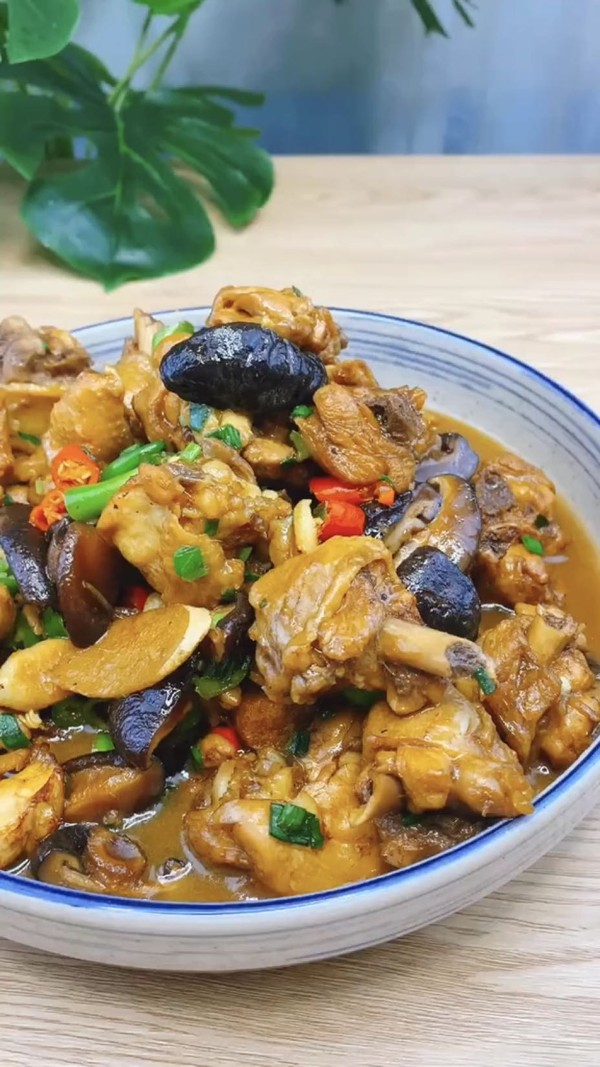 家常燜雞肉的做法-咸鮮味燜菜譜-易網健康養生網 家常燜雞肉的做法-咸鮮味燜菜譜