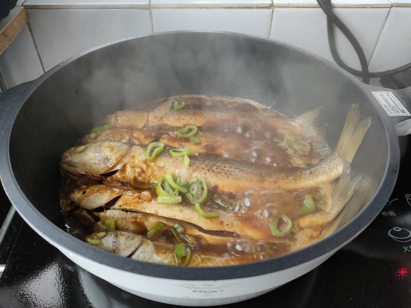 醬燜梭魚的做法-咸鮮味燉菜譜