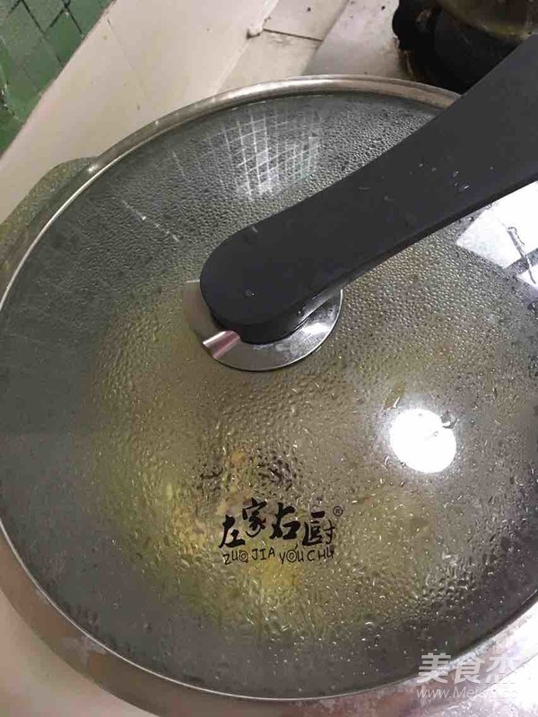 土豆茶樹菇燜雞肉的做法-咸鮮味燜菜譜-易網健康養生網 土豆茶樹菇燜雞肉的做法-咸鮮味燜菜譜
