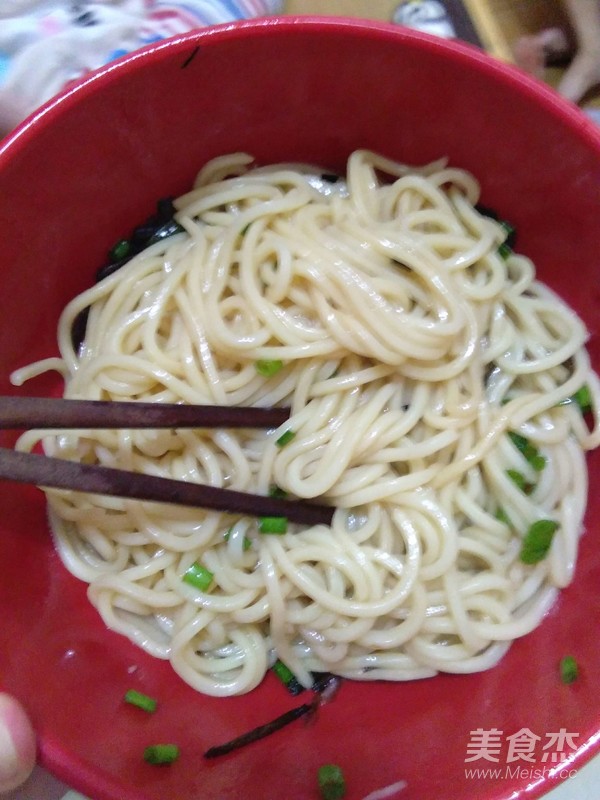 萌寶牌蔥油拌面的做法-醬香味拌菜譜-易網健康養生網 萌寶牌蔥油拌面的做法-醬香味拌菜譜