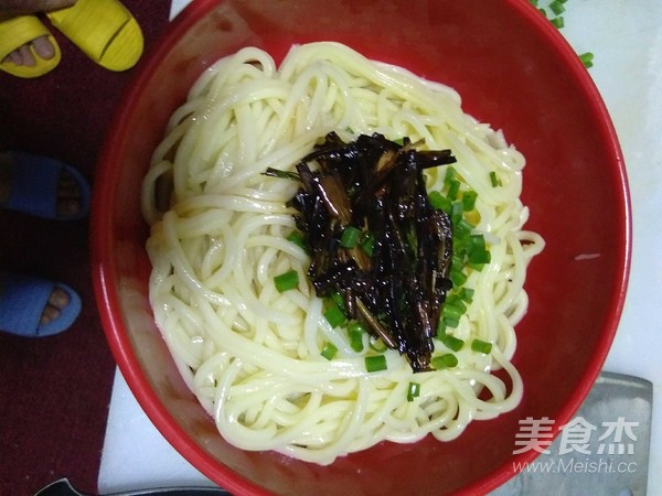 萌寶牌蔥油拌面的做法-醬香味拌菜譜-易網健康養生網 萌寶牌蔥油拌面的做法-醬香味拌菜譜