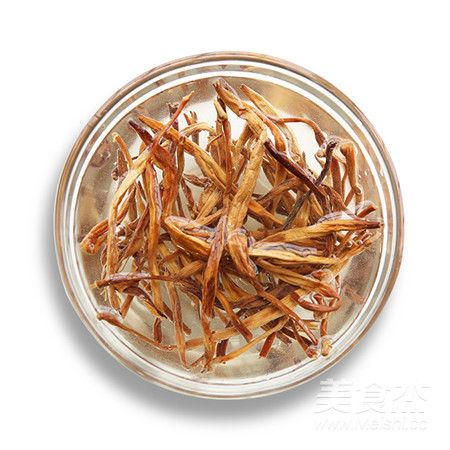 【滋補暖心】黃花菜蟲草花燉雞湯的做法-家常味燉菜譜-易網<a href=http://www.fnaogov.cn/ target=_blank class=infotextkey>健康養生</a>網 【滋補暖心】黃花菜蟲草花燉雞湯的做法-家常味燉菜譜