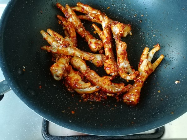 韓式辣醬雞爪的做法-香辣味炒菜譜-易網健康養生網 韓式辣醬雞爪的做法-香辣味炒菜譜
