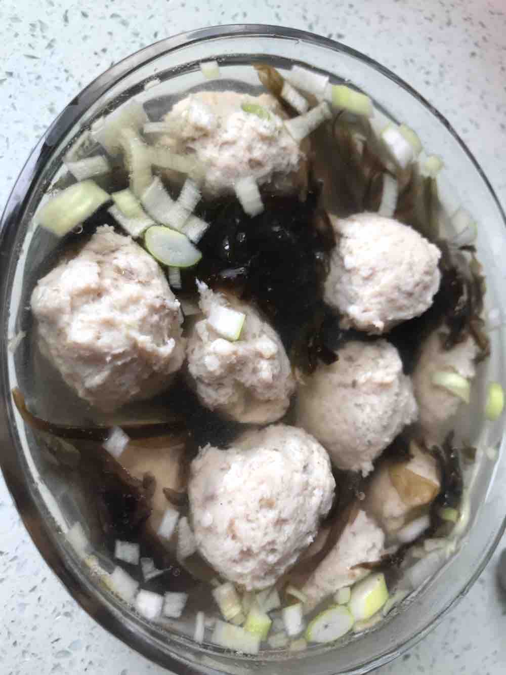 紫菜魚丸湯的做法-咸鮮味汆菜譜