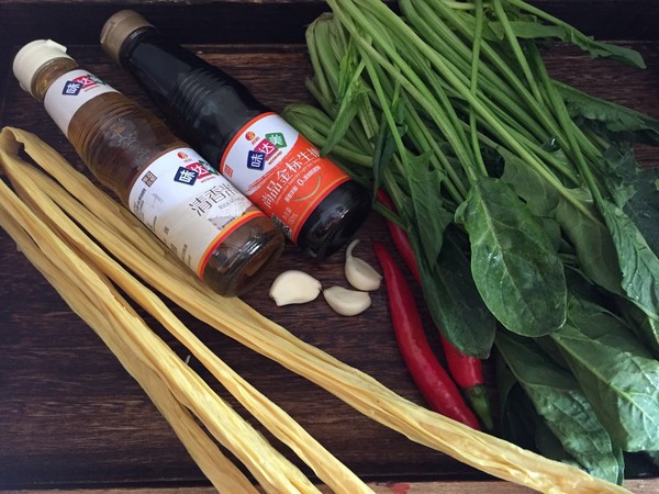 腐竹拌菠菜的做法-咸鮮味拌菜譜-易網<a href=http://www.fnaogov.cn/ target=_blank class=infotextkey>健康養生</a>網 腐竹拌菠菜的做法-咸鮮味拌菜譜