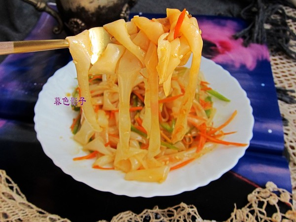 麻辣涼皮的做法-香辣味蒸菜譜-易網健康養生網 麻辣涼皮的做法-香辣味蒸菜譜