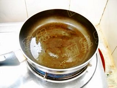芝麻肉絲饅頭丁的做法-家常味炒菜譜