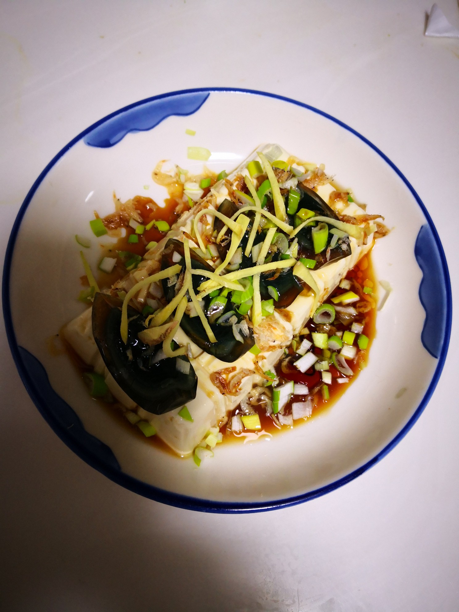 蔥香皮蛋豆腐的做法-蔥香味拌菜譜-易網(wǎng)健康養(yǎng)生網(wǎng) 蔥香皮蛋豆腐的做法-蔥香味拌菜譜