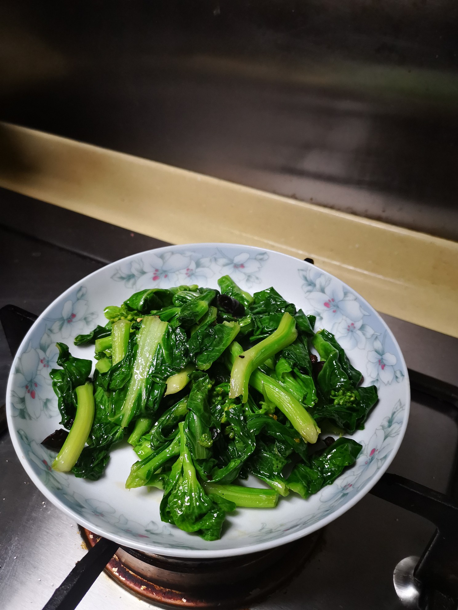 干椒炒菜苔的做法-家常味炒菜譜-易網(wǎng)健康養(yǎng)生網(wǎng) 干椒炒菜苔的做法-家常味炒菜譜