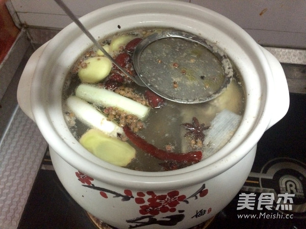 香菇雞湯的做法-咸鮮味燉菜譜-易網健康養(yǎng)生網 香菇雞湯的做法-咸鮮味燉菜譜