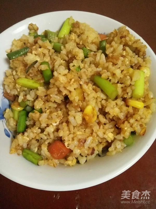 蒜苗醬油炒飯的做法-咸鮮味炒菜譜-易網健康養生網 蒜苗醬油炒飯的做法-咸鮮味炒菜譜