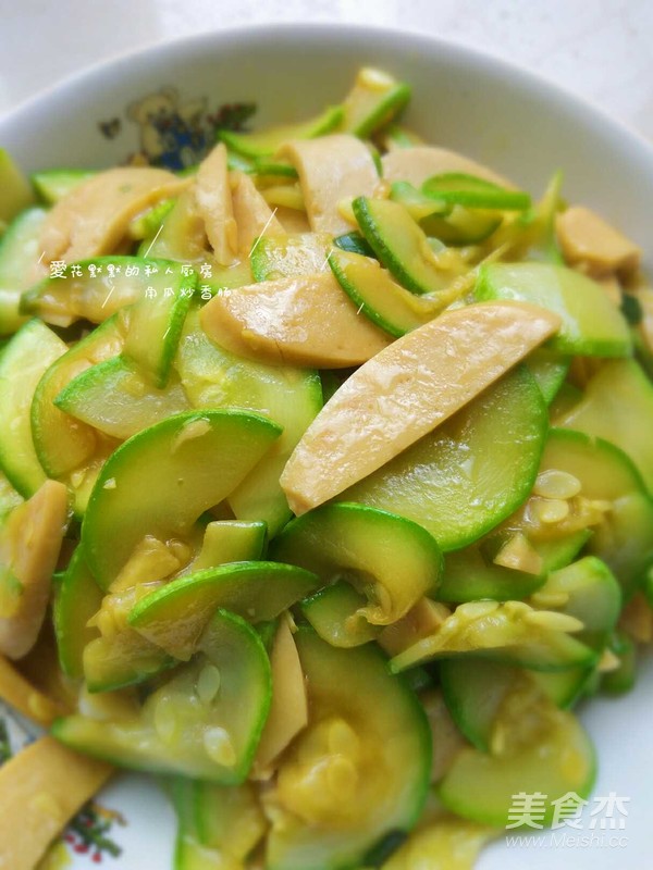 角瓜炒香腸的做法-家常味炒菜譜-易網健康養生網 角瓜炒香腸的做法-家常味炒菜譜