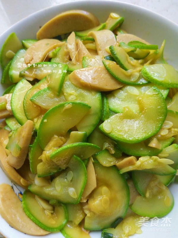 角瓜炒香腸的做法-家常味炒菜譜-易網健康養生網 角瓜炒香腸的做法-家常味炒菜譜
