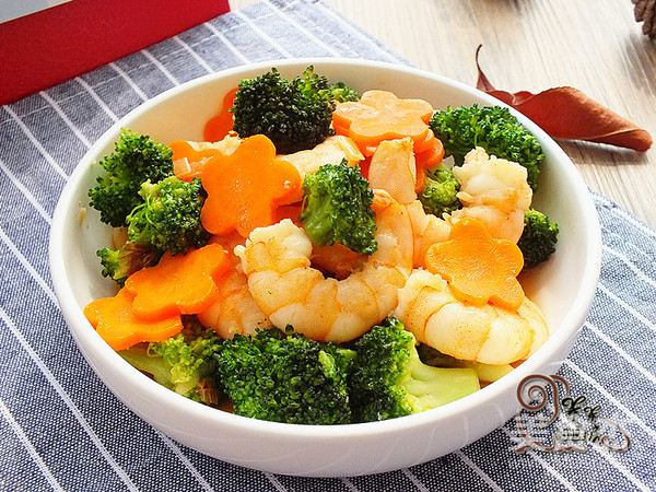 西藍花炒蝦仁的做法-咸鮮味炒菜譜-易網(wǎng)健康養(yǎng)生網(wǎng) 西藍花炒蝦仁的做法-咸鮮味炒菜譜