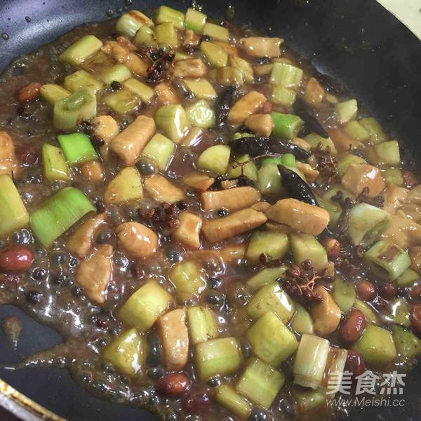 宮保雞丁的做法-酸甜味炒菜譜