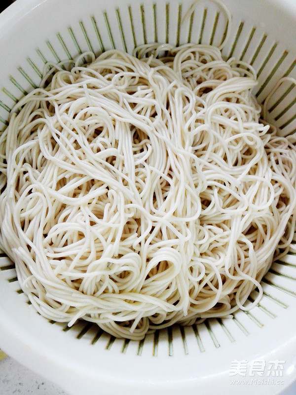 豆角肉絲炒面的做法-家常味炒菜譜-易網(wǎng)健康養(yǎng)生網(wǎng) 豆角肉絲炒面的做法-家常味炒菜譜
