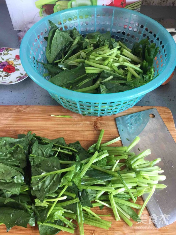 涼拌菠菜的做法-家常味拌菜譜-易網<a href=http://www.fnaogov.cn/ target=_blank class=infotextkey>健康養生</a>網 涼拌菠菜的做法-家常味拌菜譜