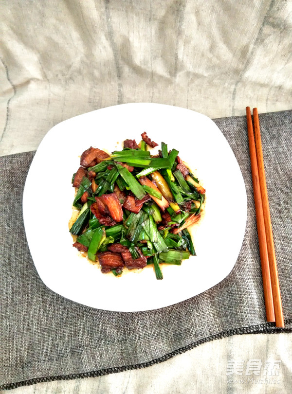下飯菜蒜葉五花肉的做法-家常味炒菜譜-易網(wǎng)健康養(yǎng)生網(wǎng) 下飯菜蒜葉五花肉的做法-家常味炒菜譜