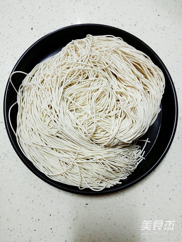 豆角肉絲炒面的做法-家常味炒菜譜-易網(wǎng)<a href=http://www.fnaogov.cn/ target=_blank class=infotextkey>健康養(yǎng)生</a>網(wǎng) 豆角肉絲炒面的做法-家常味炒菜譜