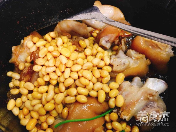 滿滿膠原蛋白的黃豆燜豬蹄的做法-醬香味燜菜譜-易網健康養生網 滿滿膠原蛋白的黃豆燜豬蹄的做法-醬香味燜菜譜