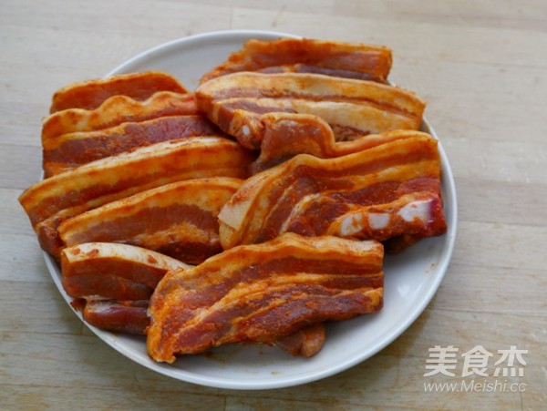 五花肉燒烤的做法-蒜香味烘焙菜譜-易網<a href=http://www.fnaogov.cn/ target=_blank class=infotextkey>健康養生</a>網 五花肉燒烤的做法-蒜香味烘焙菜譜