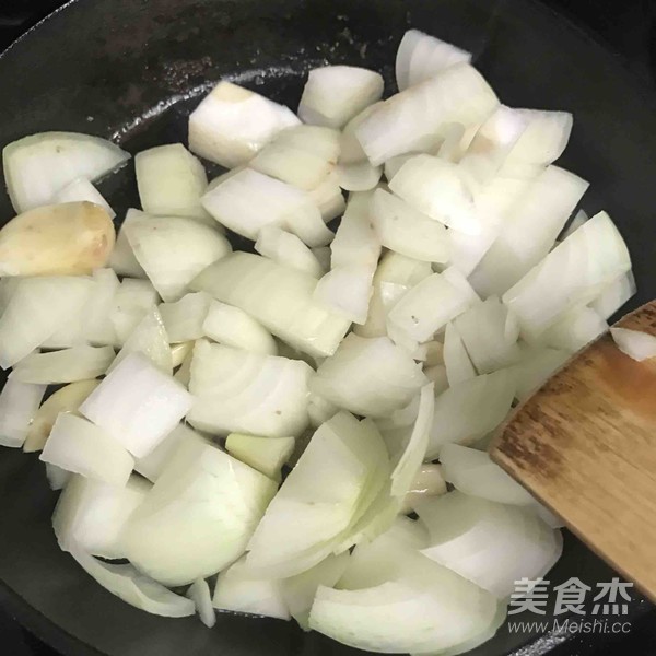 紅酒燉牛肉配糙米飯的做法-奶香味燉菜譜-易網(wǎng)健康養(yǎng)生網(wǎng) 紅酒燉牛肉配糙米飯的做法-奶香味燉菜譜