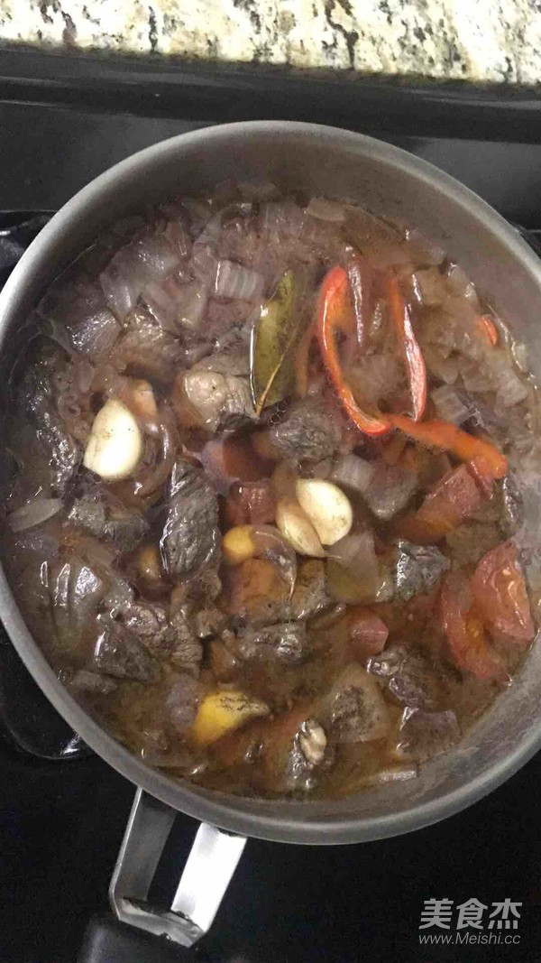 紅酒燉牛肉配糙米飯的做法-奶香味燉菜譜-易網(wǎng)健康養(yǎng)生網(wǎng) 紅酒燉牛肉配糙米飯的做法-奶香味燉菜譜