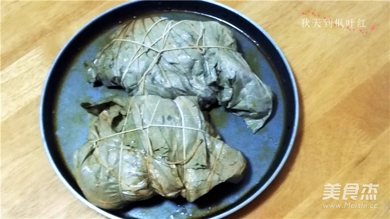 荷葉香酥雞腿的做法-其它口味燉菜譜-易網(wǎng)健康養(yǎng)生網(wǎng) 荷葉香酥雞腿的做法-其它口味燉菜譜