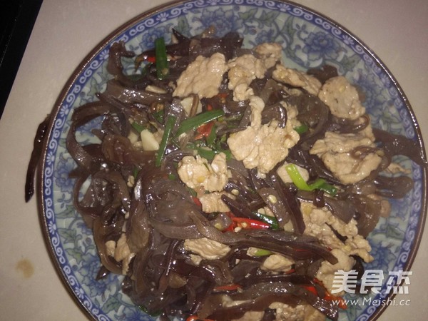 木耳炒肉的做法-香辣味炒菜譜-易網(wǎng)健康養(yǎng)生網(wǎng) 木耳炒肉的做法-香辣味炒菜譜