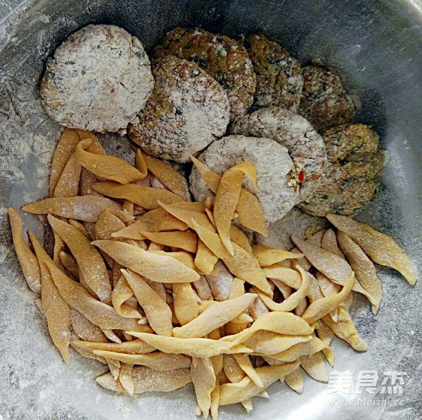 山西玉米面蒸餃的做法-家常味蒸菜譜-易網(wǎng)健康養(yǎng)生網(wǎng) 山西玉米面蒸餃的做法-家常味蒸菜譜
