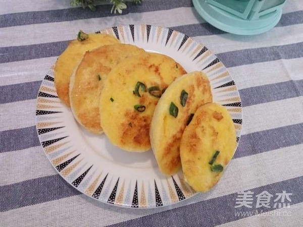 蔥香雞蛋煎饅頭片的做法-蔥香味煎菜譜