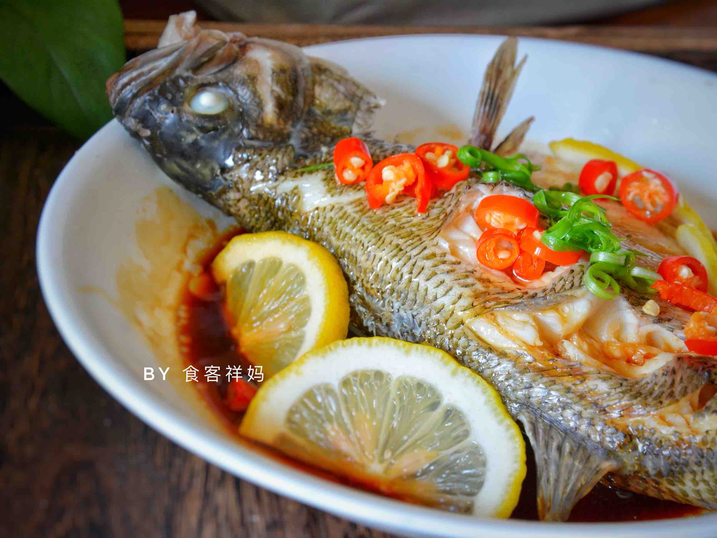 酸辣檸檬蒸鱸魚的做法-酸辣味蒸菜譜-易網(wǎng)健康養(yǎng)生網(wǎng) 酸辣檸檬蒸鱸魚的做法-酸辣味蒸菜譜
